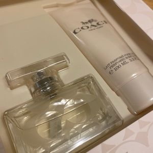 COACH PERFUM AND LOTION SET